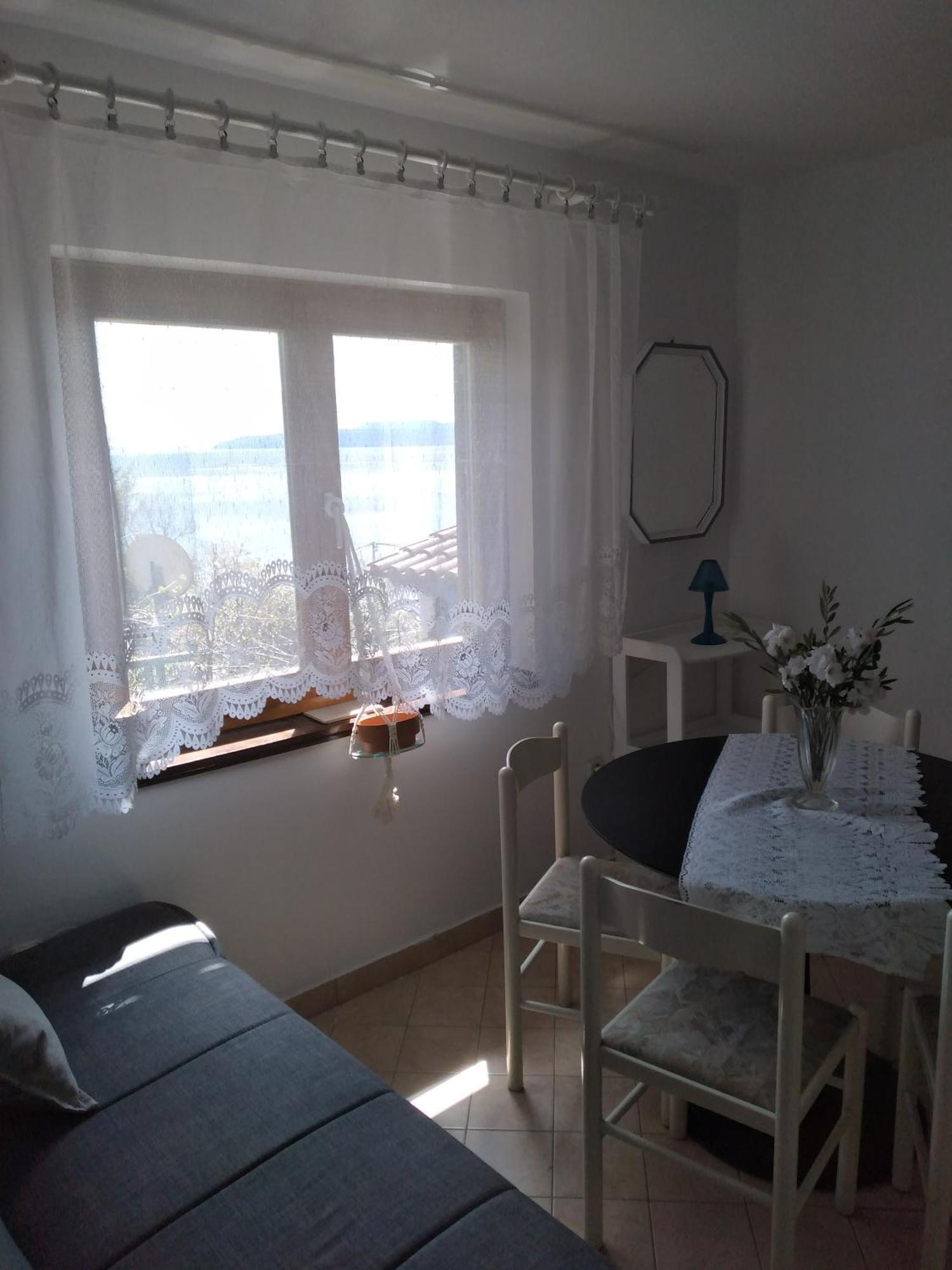 Apartments Zlatko Ičići Oda fotoğraf